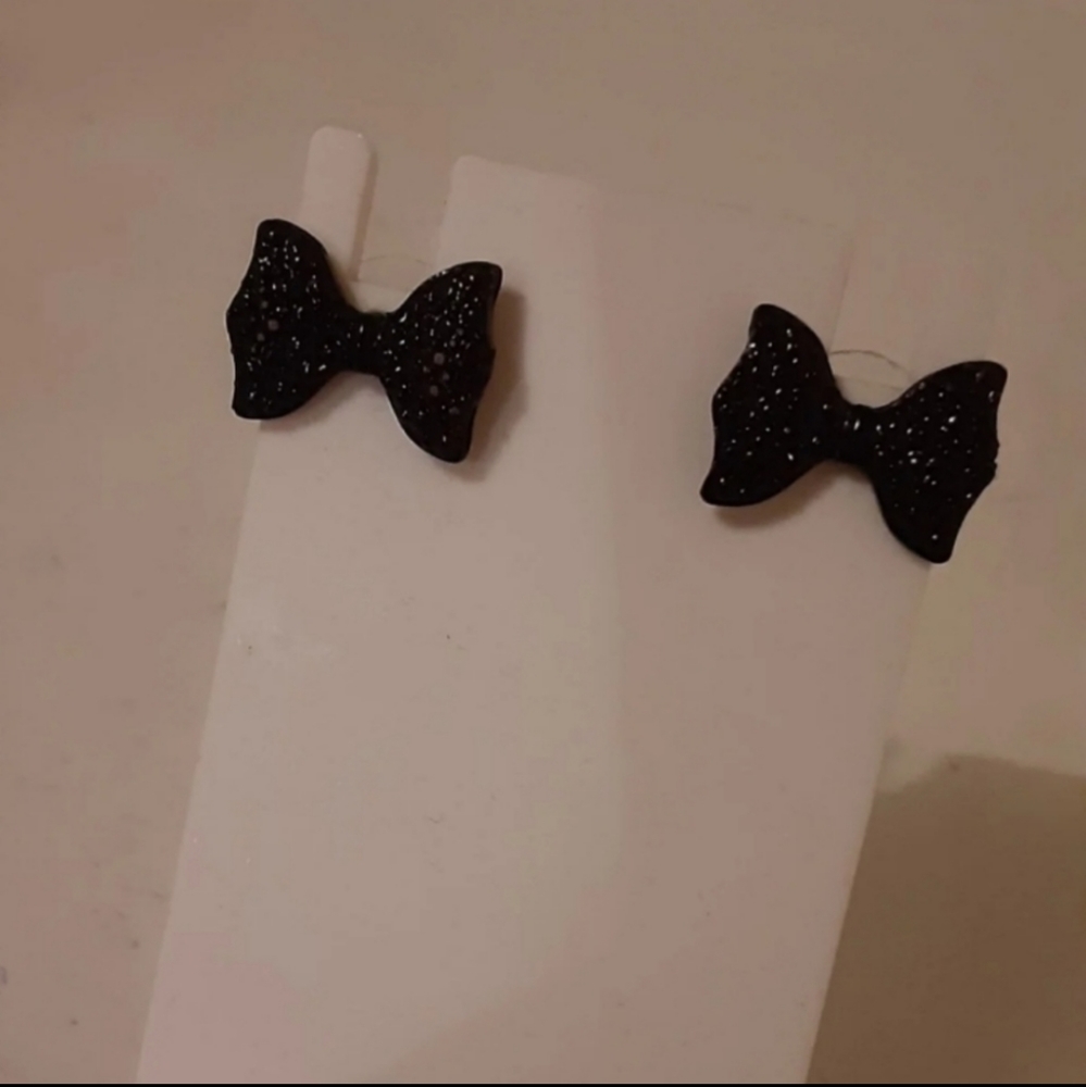 Adorable Black Bow Studs NWOT